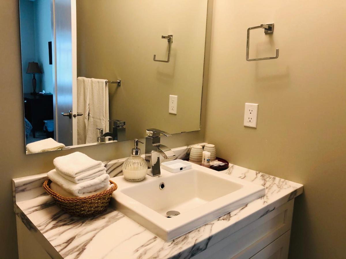 Downtown Whitehorse Deluxe 2 Bedroom Condo ภายนอก รูปภาพ